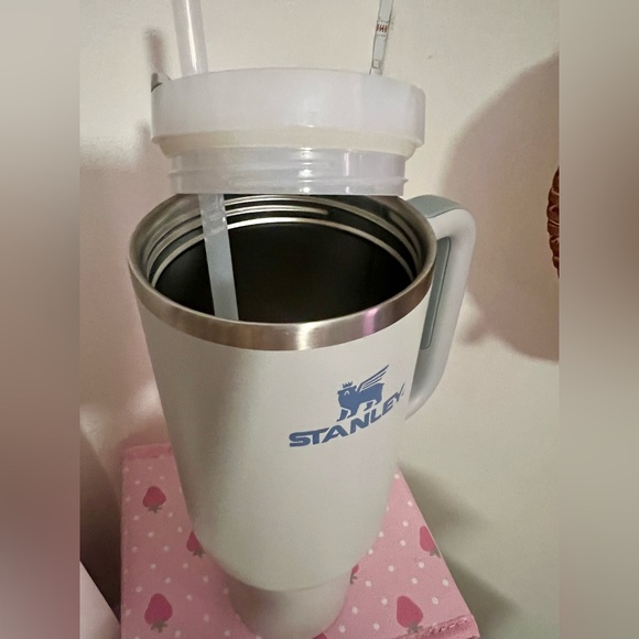 Stanley Tumbler 40oz Light Blue - Picture 2 of 3